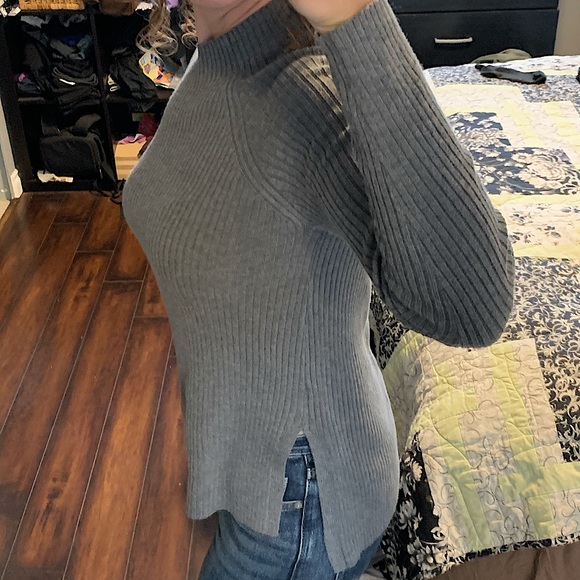 ELIE TAHARI • ribbed sweater top cashmere blend modern chic quiet luxury muted - Picture 16 of 16